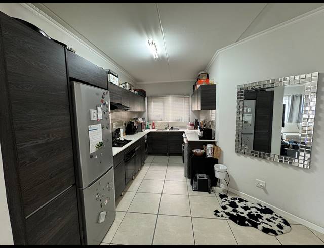 3 BEDROOM APARTMENT RENTED IN BRYANSTON